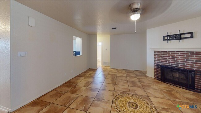 Building Photo - 3611 Selena Dr