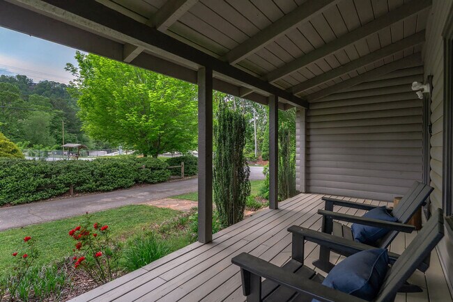 Building Photo - 2224 Brevard Rd