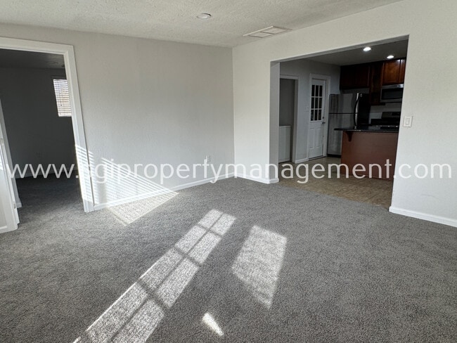 Building Photo - 451 E McKinley St