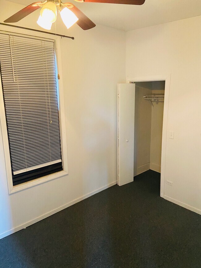 Building Photo - 1656 N Talman Ave