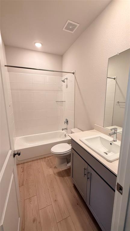 Building Photo - 83 Hereford Lp