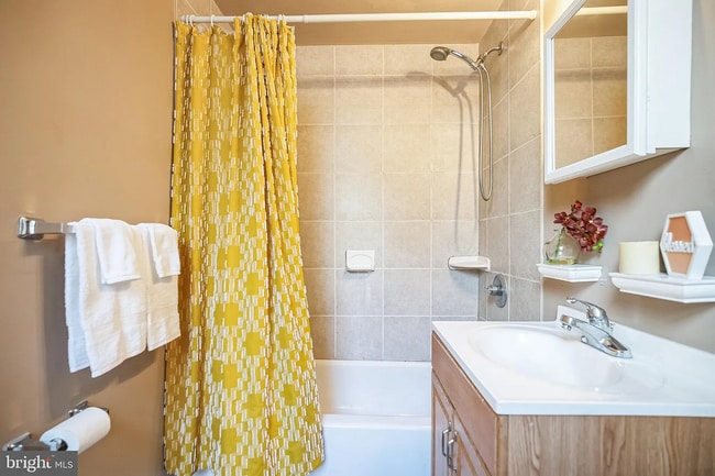 Building Photo - 1124 S 15th St