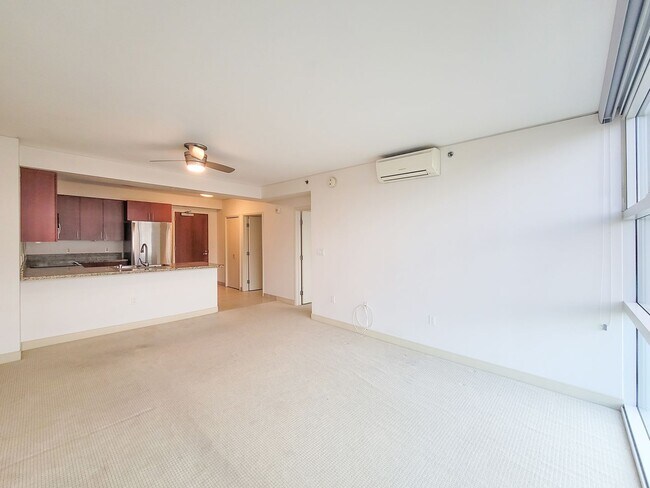 Building Photo - 1BR / 1Bath / 1Pkg - Condo in Kakaako Avai...