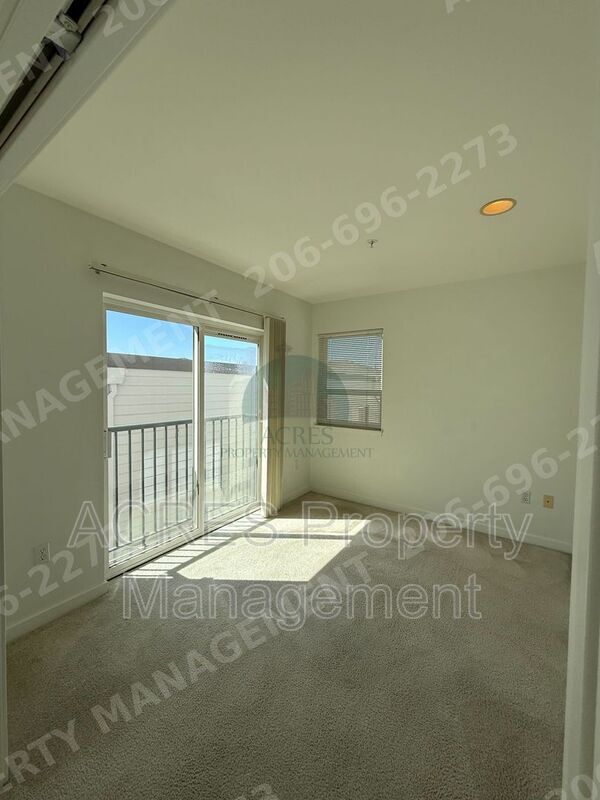 Building Photo - 524 6th Ave W