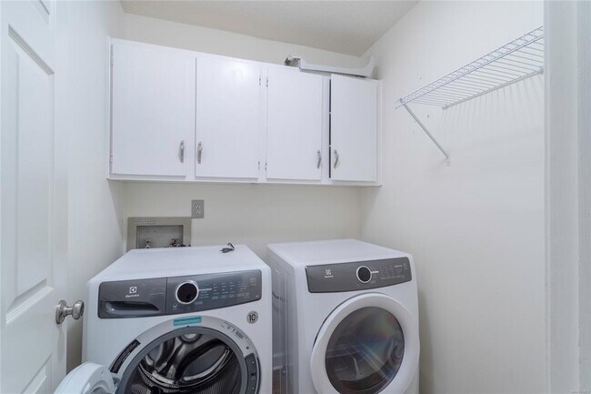 Building Photo - 149 Ledyard Dr