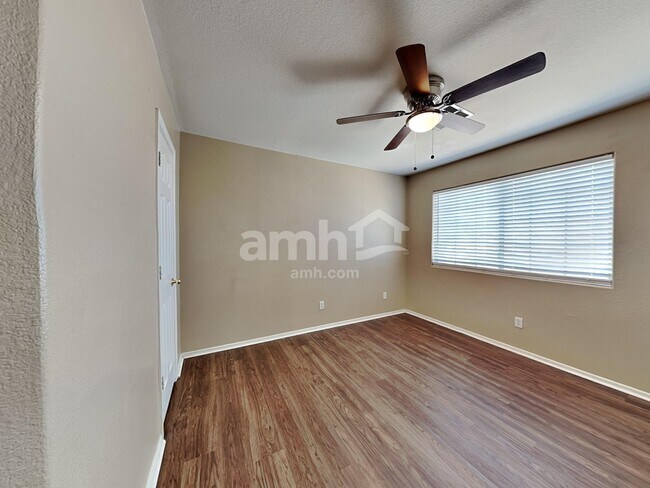 Building Photo - 8947 W Charleston Ave