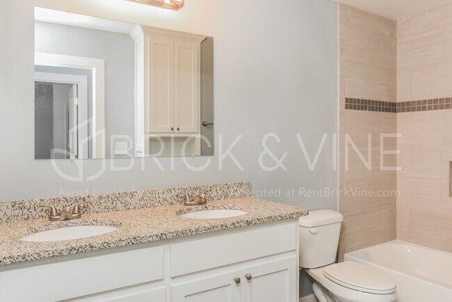 Building Photo - 1405 SW 20th St