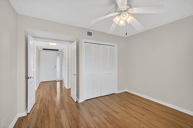 Building Photo - 1071 Sugar Sands Blvd