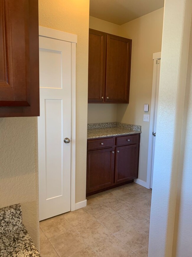 Building Photo - GORGEOUS TWO STORY WITH UNFINISHED BASEMENT