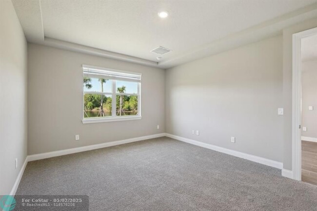 Building Photo - 9041 Dahlia Cir