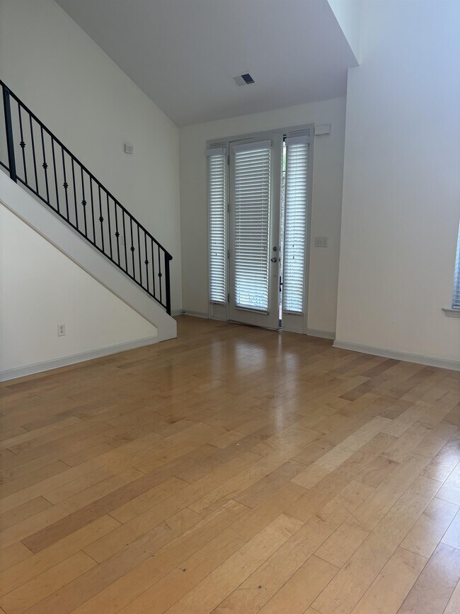 Building Photo - 1371 Island Town Dr