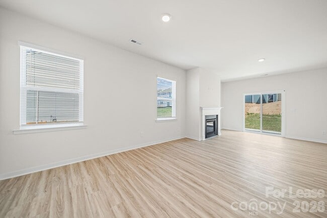 Building Photo - 12028 Zazu Wy