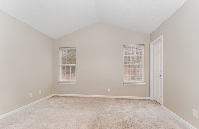 Building Photo - 302 Apple Ridge Rd