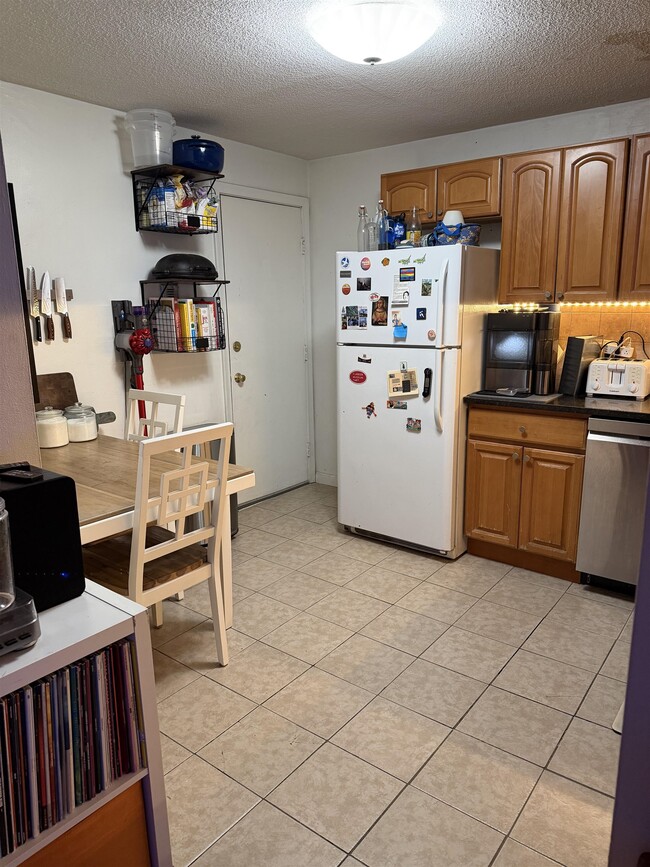 Building Photo - 3 Lancelot Court