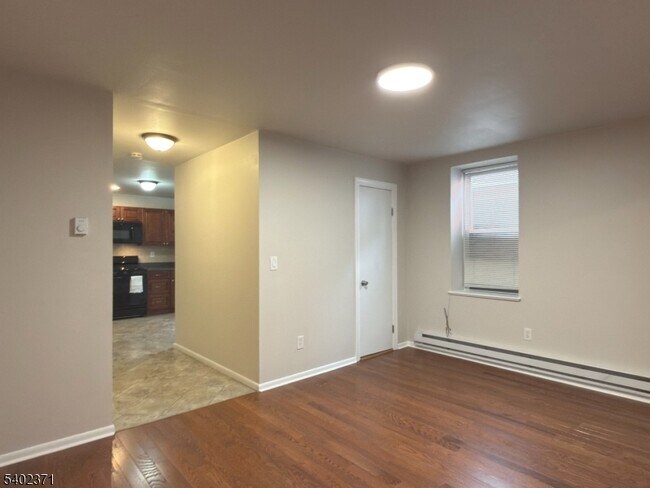 Building Photo - 39 Glenridge Ave