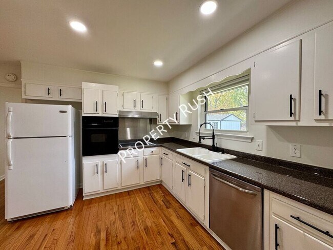 Building Photo - 7339 Brookside Dr