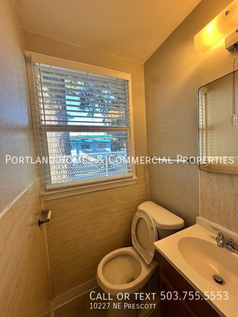 Building Photo - 10227 NE Prescott St