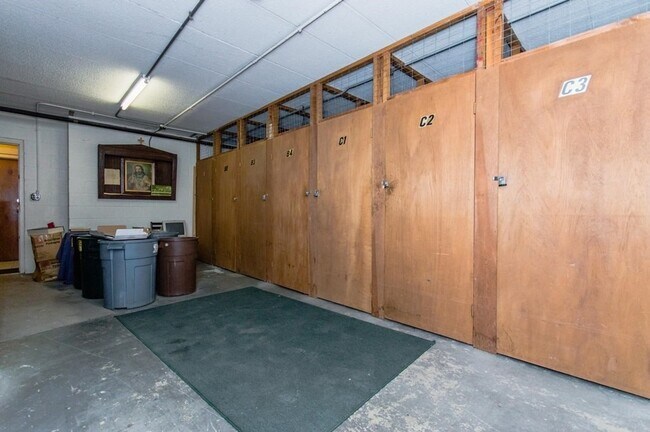 Building Photo - 43 Burnham St