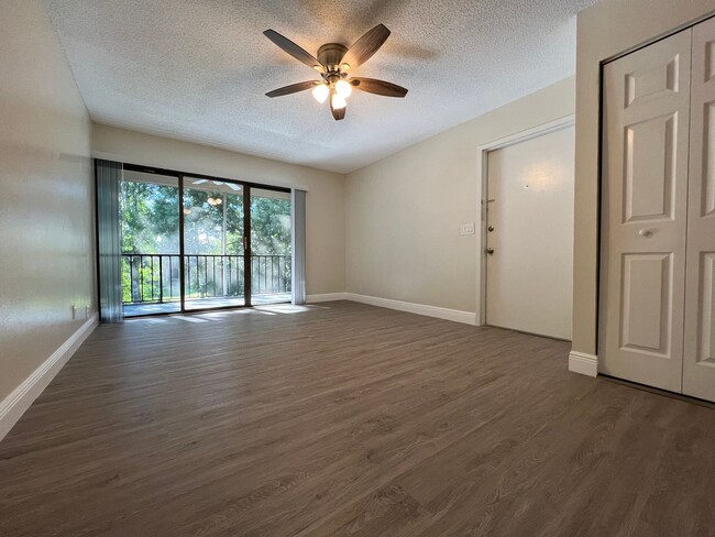 Building Photo - Newly Renovated Winter Springs Condo ~ New...