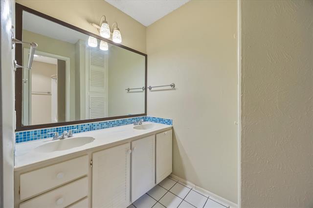 Building Photo - 553 Trailcrest Dr