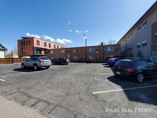Building Photo - 207 Mathew Street-17