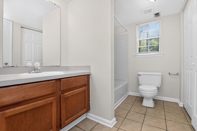 Building Photo - 7116 Markway Dr