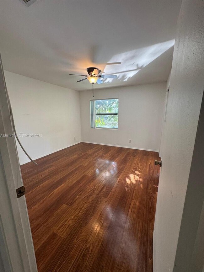 Building Photo - 9999 Summerbreeze Dr