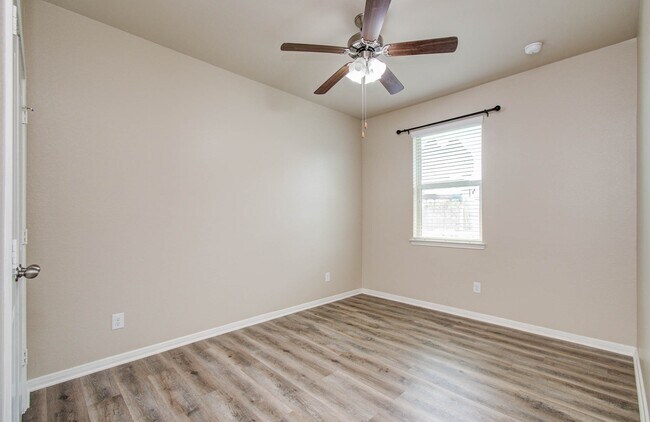 Building Photo - 11702 Eagle Ridge Dr