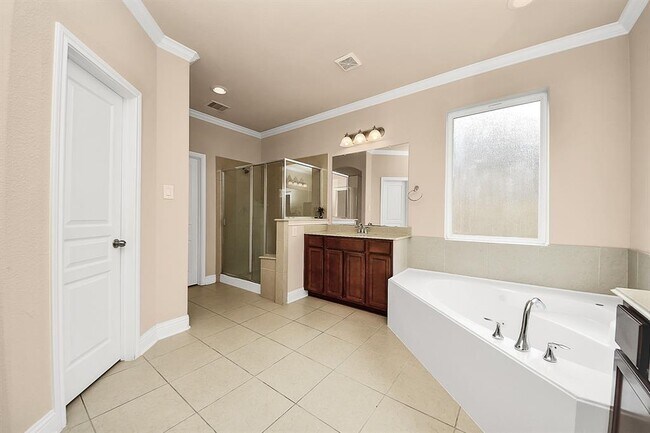 Building Photo - 22719 Shieldhall Ln