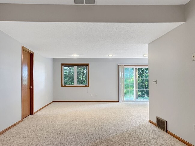Building Photo - 1839 Valley Ridge Trail S