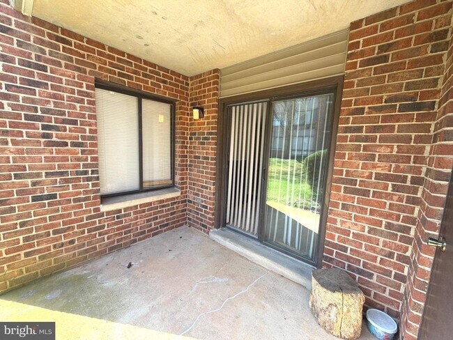 Building Photo - 18131 Chalet Dr