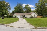 Building Photo - 1228 SW 75th Dr