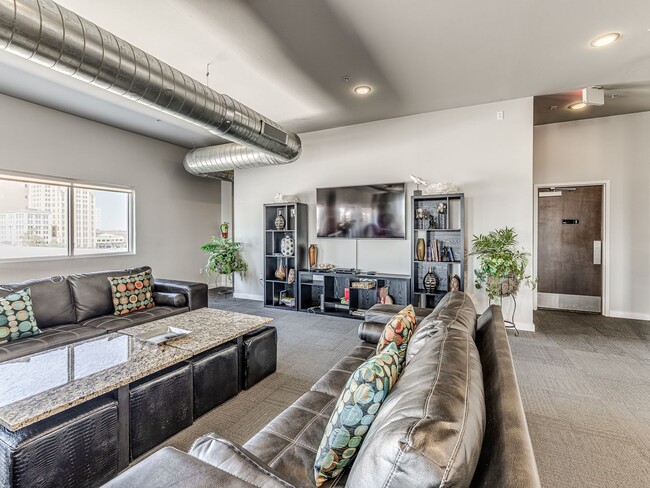 Building Photo - Military/First Responder Discount Available- 3 Bedroom/2 Bath  Downtown OKC Condo WITH 2 Covered ...