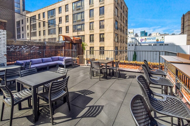 Building Photo - 418 E 59th St