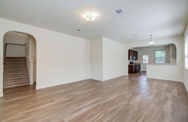 Building Photo - Open Layout & Large Backyard in Houston’s Evergreen Villas – 3 Beds, 2½ Baths