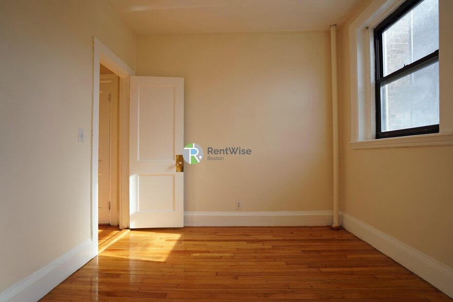 Building Photo - 1212 Commonwealth Ave