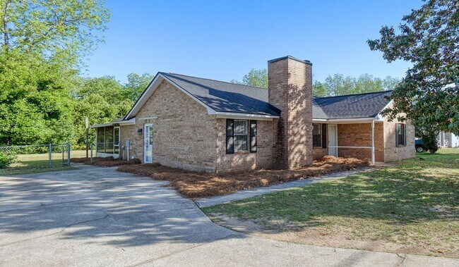 Building Photo - Lee County!