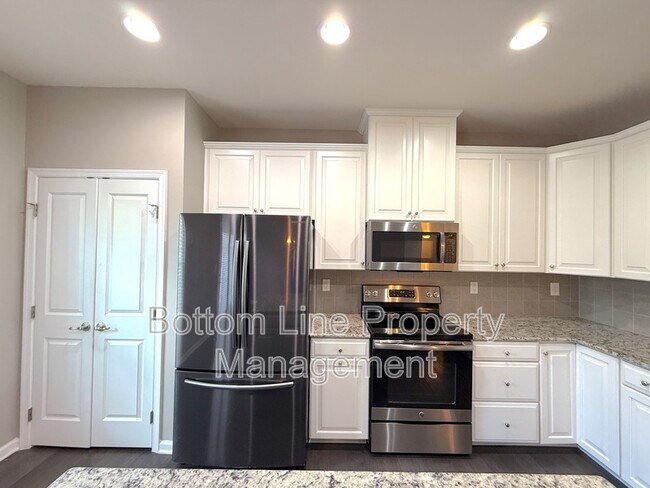 Building Photo - 4020 Zilker Park Dr