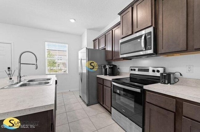 Building Photo - 8318 Zenith Cir