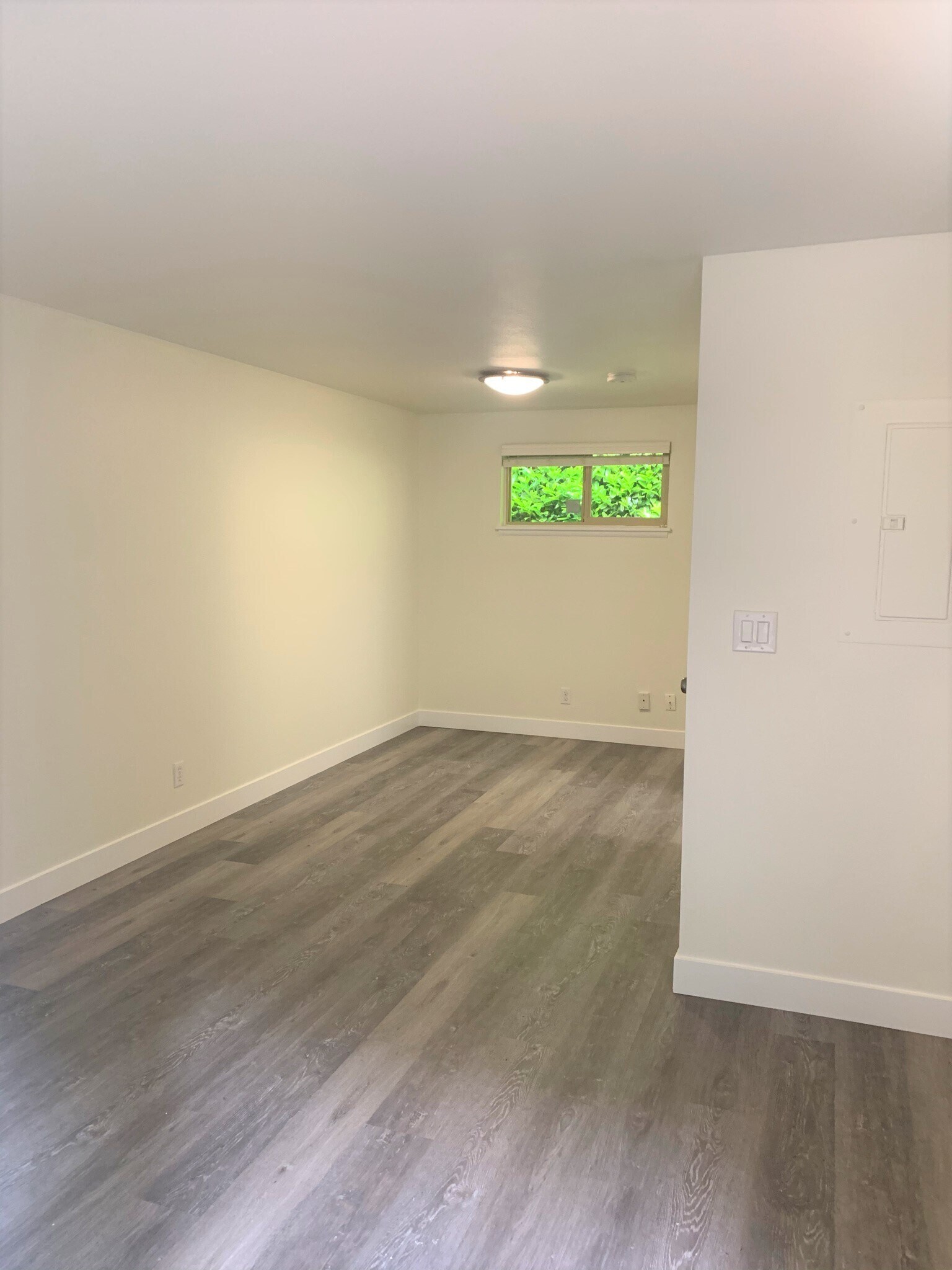 Building Photo - 3031 20th Avenue West