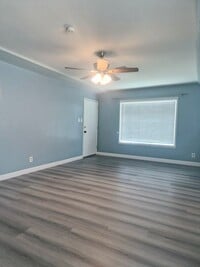 Building Photo - 3171 N Sierra Way