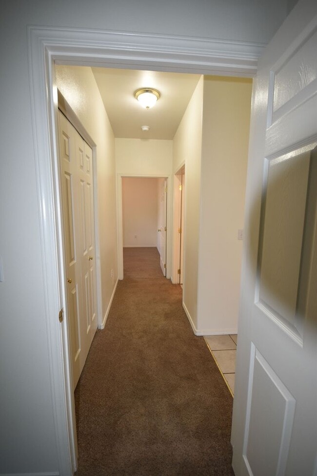 Building Photo - Cozy Pet-Friendly Rental in a Quiet Kennew...