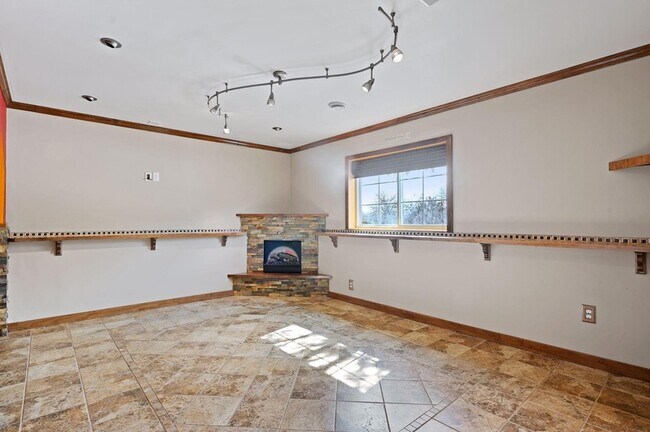 Building Photo - 7601 Elm Grove Cir