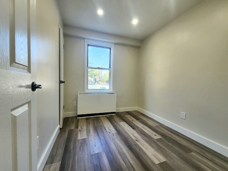 Building Photo - 750 N Broad St