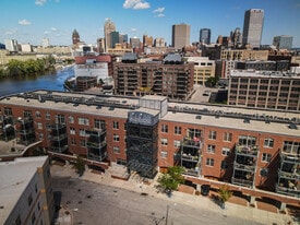 Building Photo - 130 S Water St