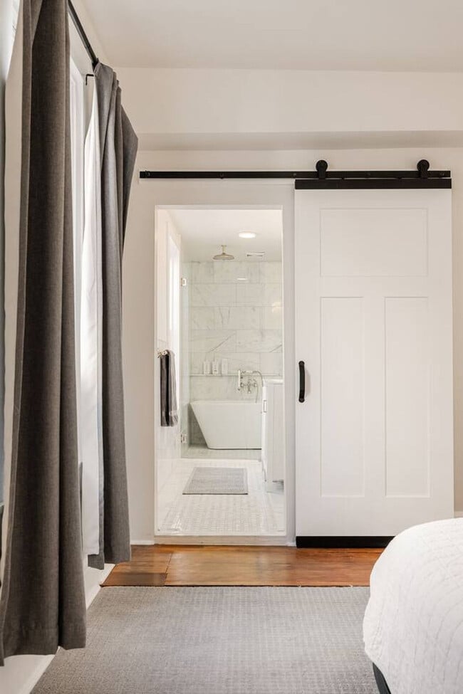 Building Photo - 1326 Broadway