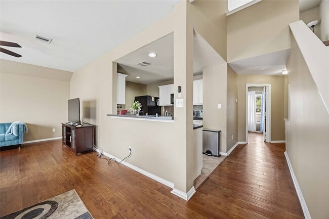 Building Photo - 7014 Woodridge Row Dr