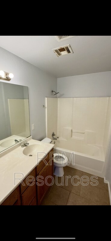 Building Photo - 520 S Castle Ridge Ln