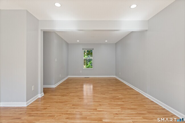 Building Photo - 124 Branca Ct