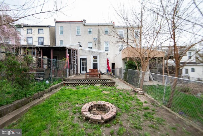 Building Photo - 4708 Fowler St